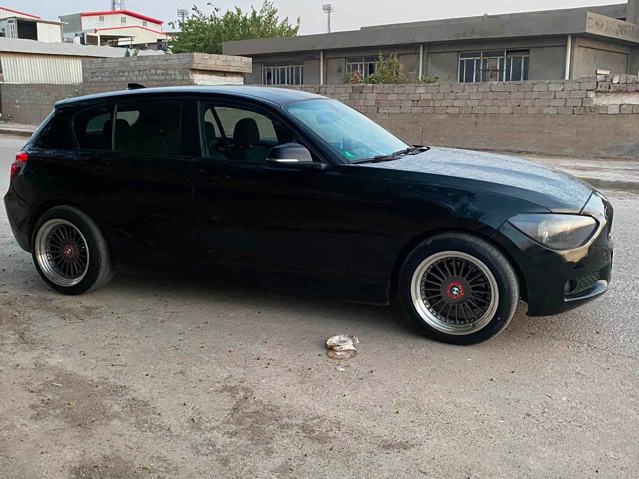 سلام عليكم 
BMW F20 116 
فول عدا سلايت سنوية جديد 
حداديه و تايرات وباتري جديد 
السعر 80 ورقه $ 
للاستفسار ***********
