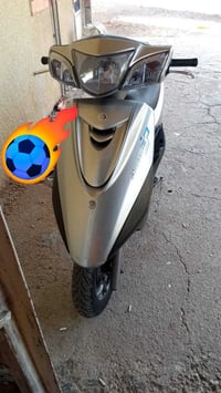 دراجه بريز ببغاء للبيع صارلها ٢٥يوم نازله من الرنبه دراجه جديده المكان...