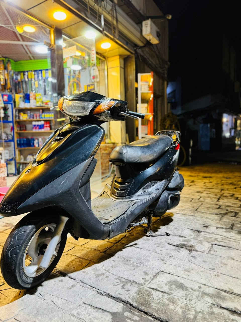 سلام عليكم للبيع اكزاز بغداد الكاظمية *********** سعر 900 بيه مجال مكفوله
