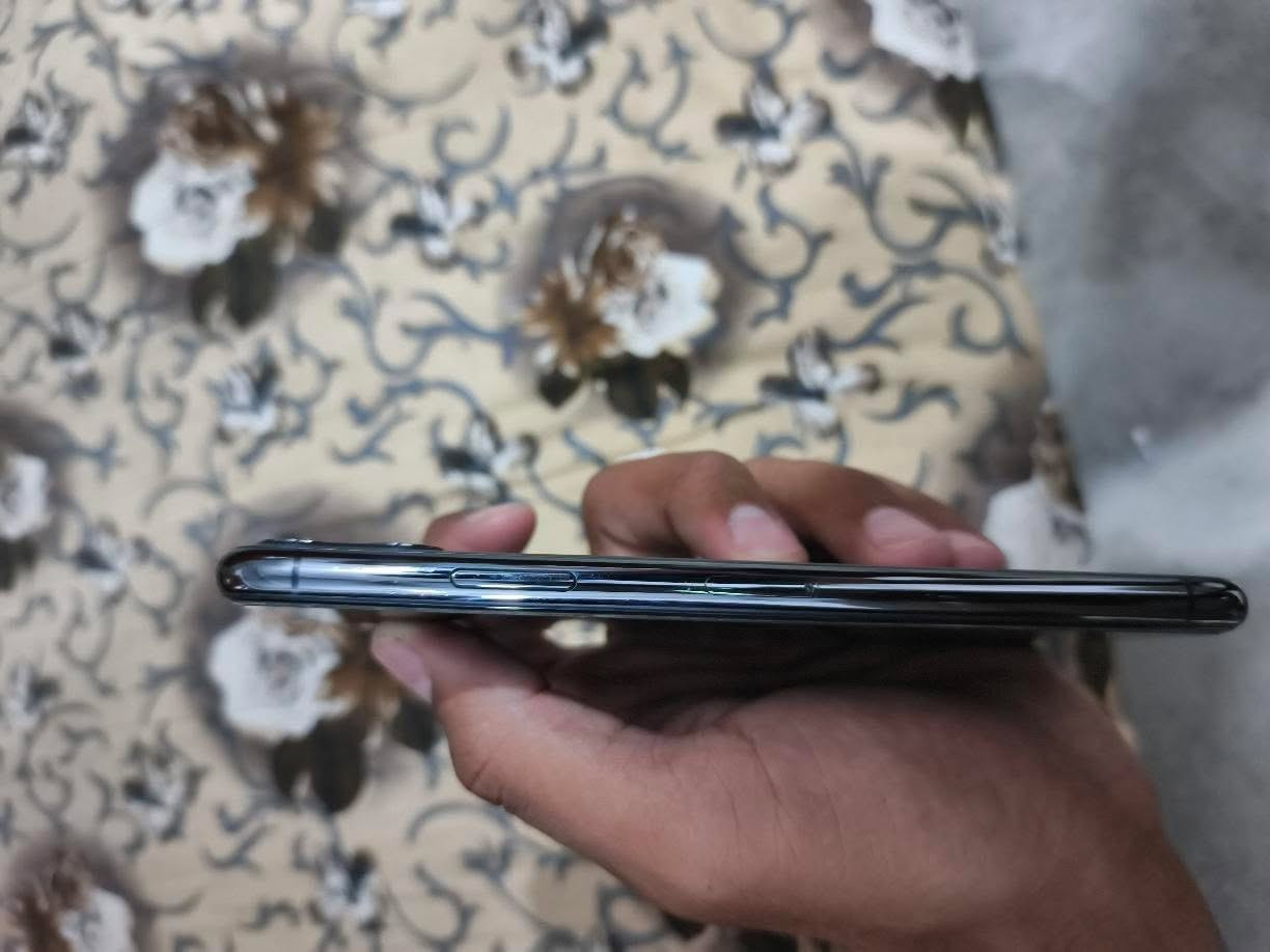 آيفون ١١ برو ماكس • ٢٥٦ • بطارية ٨٧٪