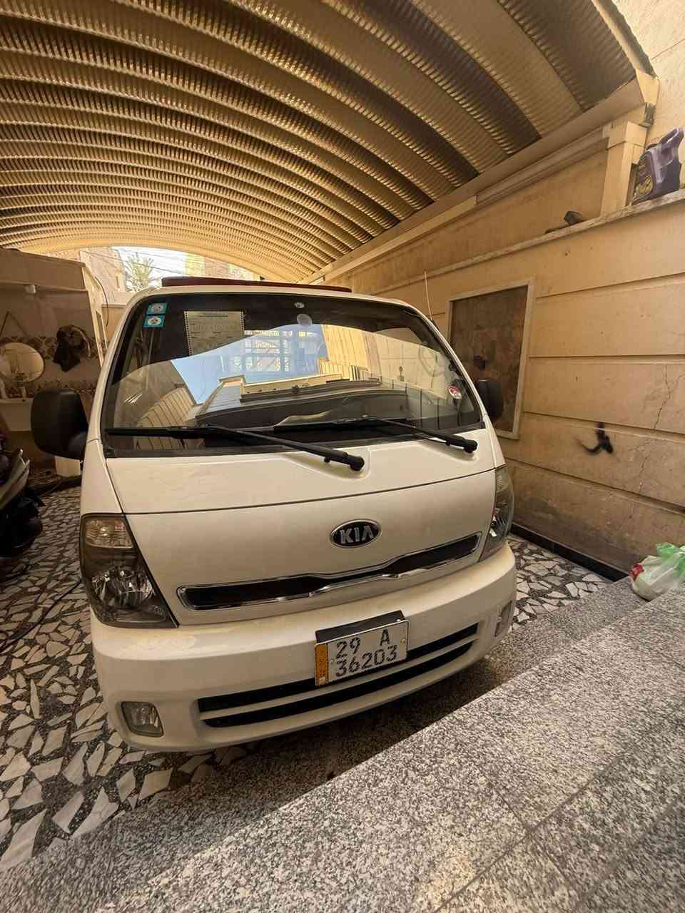 السلام عليكم 
كيا حمل موديل 2017 رقمها واسط انكليزي شرط التحويل 
مكينه 2700 جديده لا صرف ولا بخار ولا تنقيص 
وكير ومكينه واكسل وشاصي ورقم شاصي كل مكفول 
تخم تاير جديد شاده كوري اصلي ومحجر تفصال جديد 
سياره مدوشمه دوشمه درجة اولى سياره جاهزه كبل لشغل 
سياره جديده بل كارتون 📦 السياره استخدام شخصي.
السياره مكفوله كفاله عامه لا ضربه ولا صبغ ولا تبديل ولا فتح عد الدوسات فقط والباقي مكفول ابيعلك على السونار 
العنوان بغداد البلديات 📍 السعر 115 وبيه مجال بسيط الرقم ***********
ملاحظة الشاصي مكفول حته من الصبغ 🏷️
