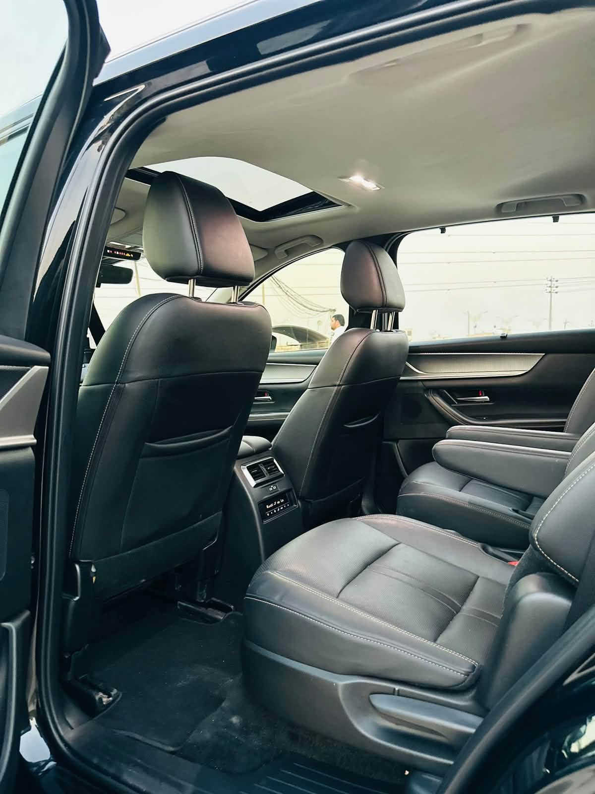 مازدة cx90 موديل 24 ماشيه 18 الف رايدها مراوس بغطعه بلعتبه 100 مربعه ***********
