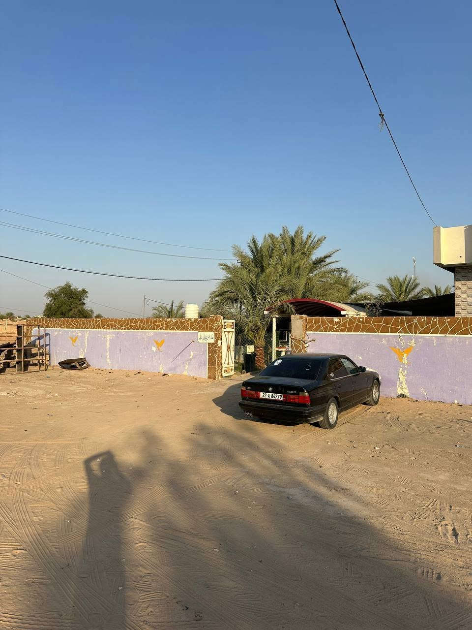 يا الله أرض معه اثنين بيوت عله طريق الكفل عله الشارع كافة الخدمات ماء خطين كهرباء خطين ومولد منطقه وبرج انترنيت من جهت طريق كربلاء نجف عمود 350 الطريق الربط بين الكفل وكربلاء نجف معه واجهيت الأرض عله الشارع العام للاستفسار الاتصال عله الرقم ***********
