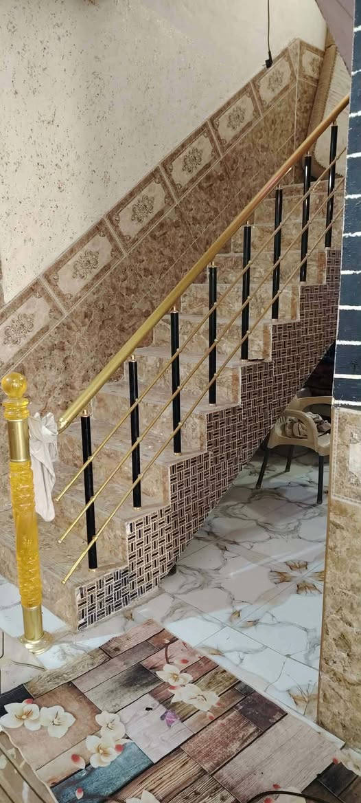 اسلام عليكم بيت زراعي السنيه قرب معمل البان شارع مشتل بركات ام البنين ع المساحة 900 بي 3 غرف  براني صحيات داخليه و خارجيه مطبخ صاله كبيره رقم الهاتف ***********
