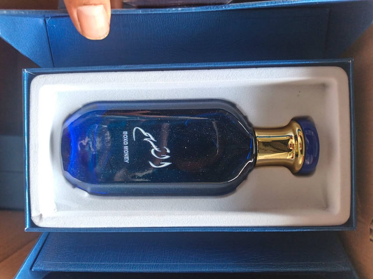 سلام عليكم تعزيله مشروع شلعه عطور مرتبه كلش اخر 10قطع بقن من بيت العطر الي بالمنصور
سعر قطعه الوحده 17الف مراسله وتساب او تصال 

‏‪***********‬‏
