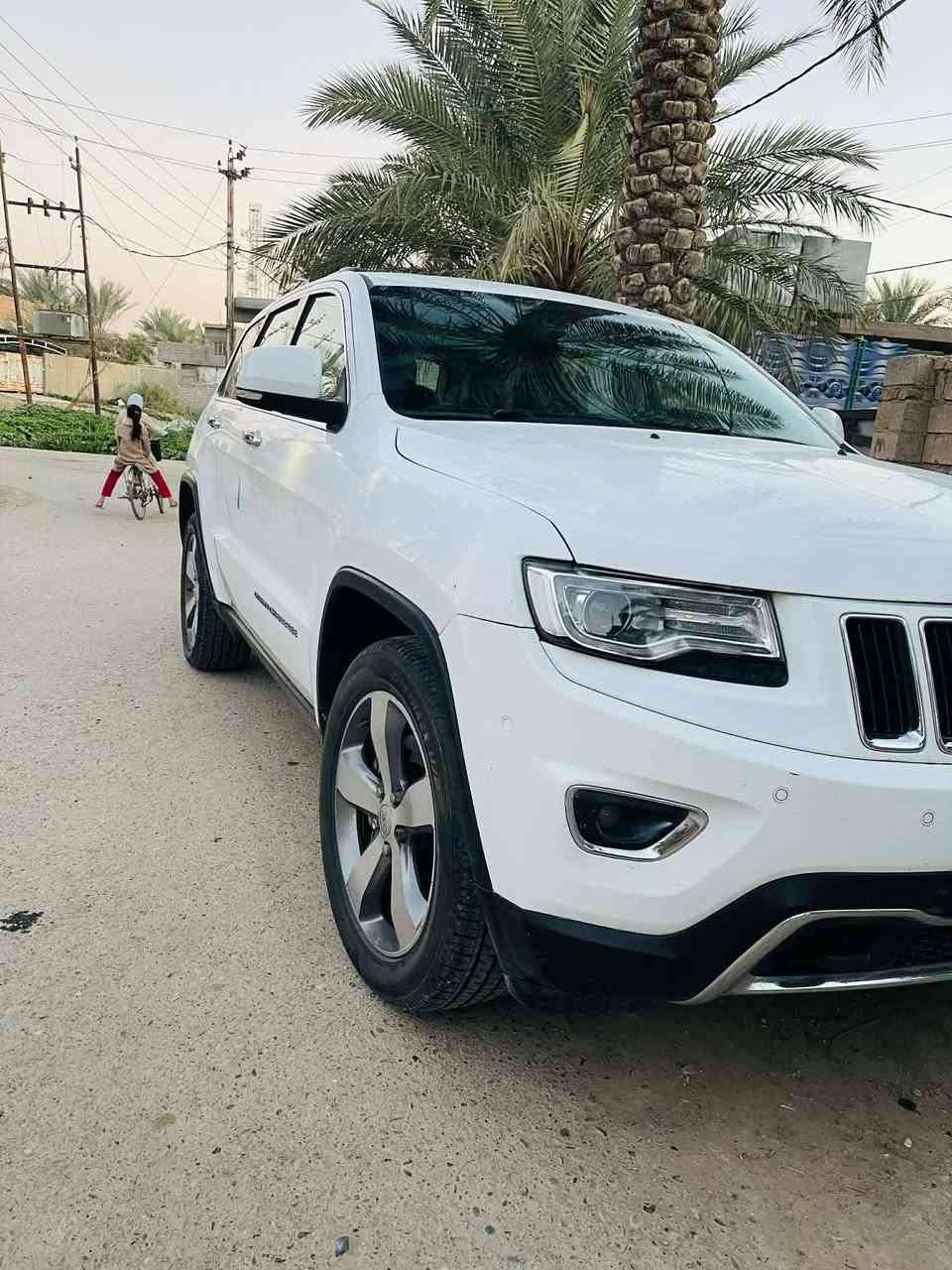 السلام عليكم شباب
للبيع جيب لاريدو  ٢٠١٦   3 شاشات خليجي  
ماشيه  ٢٠٨ الف شرط الفحص والجهاز والسونار 
رقم بغداد جديد هزة جديدة سنوية جديدة بسمي شخصيآ  تحويل مباشر 
داخل بيجي
حجم المحرك: 3600
فور ويل 4/4 ماوس 
دبل سلايت بانوراما 
تشغيل عن بعد 
شاشات 3 
شفتات ستيرن 
جنطه كهربائي شفط 
دبل كزوز خلفي 
حساسات اماميه + خلفية 
بصمه تشغيل بصمه ابواب
قطعتين تبريد ثلج 
كشن خزن ميموري 3 وضعيات
 مقاعد جلد اصليه بيجي كهرباء (تدفئة+تبريد)    
 كامرة خلفية   
  باتري جديد تخم تايرات جديد 
للاستفسار اتصل ***********
