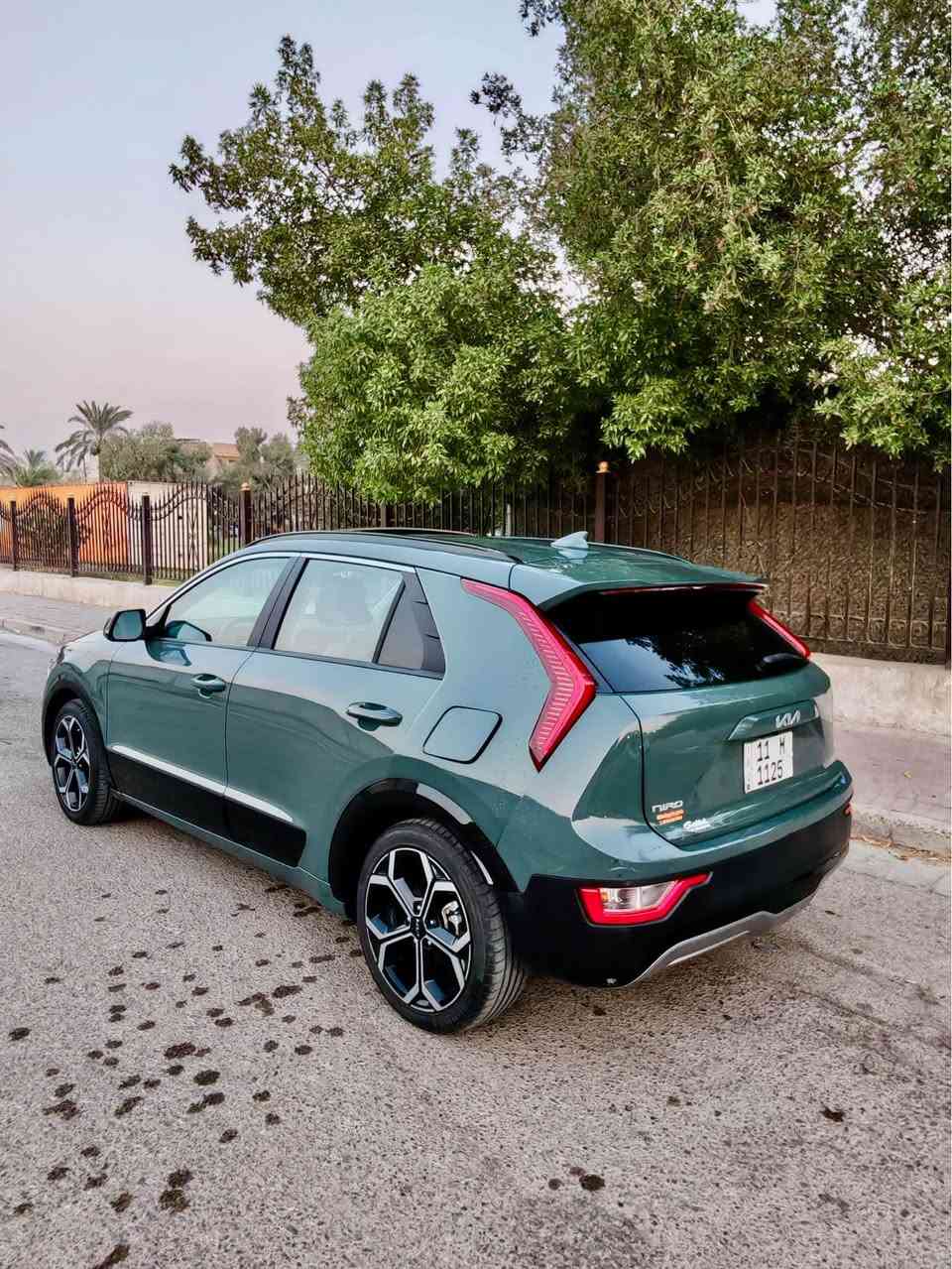 🔥 للبيع كيا نيرو هايبرد 2024 – فول مواصفات 🔥

🚘 Kia Niro Hybrid 2024
📍 وارد أمريكي
📊 ماشية 26,000 ميل فقط
🇮🇶 دخلت العراق ماشية 21,000 ميل، يعني استخدام داخل العراق فقط 5,000 ميل!

✨ السيارة فول مواصفات :
• فتحة سقف
• كشنات جلد
• سايد بريك كهربائي
• اوتو هولد
• رادارات
• نقاط عمياء
• شاشة كبيرة
• بصمة وتشغيل ذكي
• تبريد قطعتين
• عدة مودات للقيادة
• وغيرها من المواصفات

✅ السيارة نظيفة جداً وجديدة كلش
✅ بدون أي نقص أو قطرة
✅ الحادث بسيط جداً ومبين بالصور
✅ الأيرباكات سليمة ولم تفتح
✅ جاهزة للاستخدام ولا تحتاج أي مصروف

💰 السعر: 140 ورقة – وقابل للتفاوض للجادين

📞 للاستفسار: ***********
📍 مكان السيارة: بغداد – الكرادة

🔥 سيارة هايبرد اقتصادية، موديل حديث، ممشى قليل داخل العراق، وفول مواصفات. فرصة للجادين. بغداد, العراق
