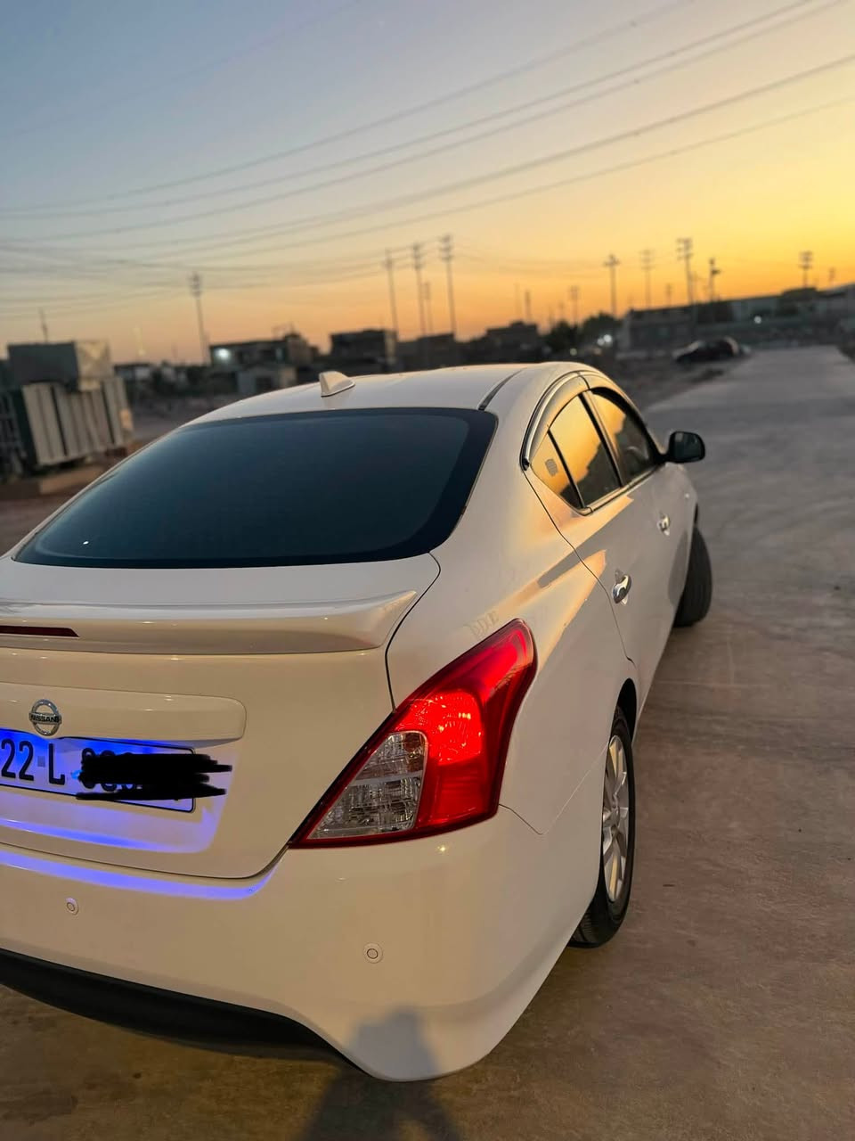 نيسان سني هندي بليته زركه

موديل 24

ماشيه ٤٥

مكفولة  كير محرك مكينه بلادي 

مواصفات 4 جام كهرباء قعطتين تبريد

شاشه كامره

عازل حراره وصوت 

السياره جاهزه اي نقص مابيهة

السعر 120 وبيها مجال بسيط 

راسلني ع فيس او اتصل ع رقم

للتواصل / ***********

