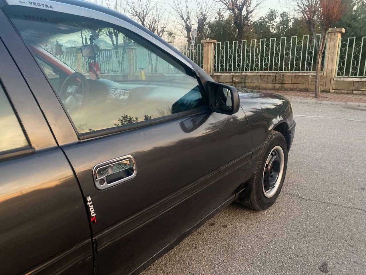 ڤيكترا • ١٩٩٣ • فتيس عادي