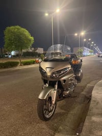 هوندا كولدن • ١٨٠٠ • بدون رقم