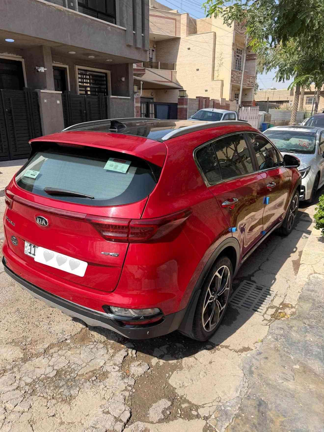 السلام عليكم 
للبيع كيا سبورتج 2021 Gt - line خليجية وكالة الدولية رقم بغداد السيارة مكفولة كفالة عامة لاضربة لاطخة لاصبغ لابارد ولاغيرها جديدة جداً وكل نقص مابيها صارلها ٦ سنوات عندي مستلمها من سنة ٢٠٢٠ شهر ٩ ولله الحمد الى الان مواصفات جيتي لاين معروفة
بانوراما
بصمة 
كشنات جلد وكهرباء
٨ ايرباك 
محرك ٢٠٠٠ دوش 
ويل نقشة جيتي 
حساس امامي خلفي
شاشة كاربلاي الكبيرة اصلية وكاميرا دوار
اوتو هولد سايد بريك بصمة 
والكثير من المواصفات الاخرى اتوقع مواصفات الجيتي معروفة مكاني بغداد زيونة والشراي يتصل ويدلل ***********
