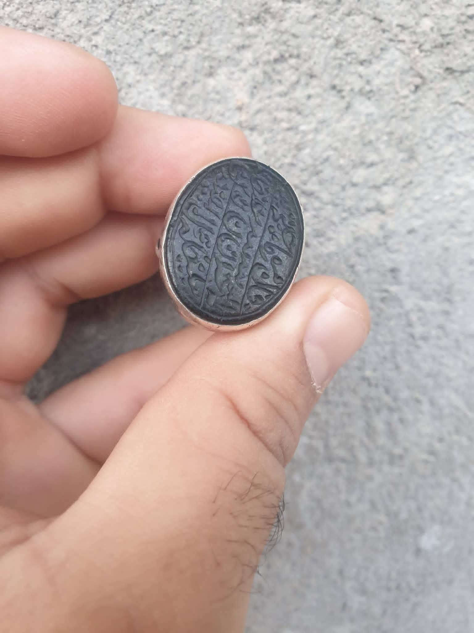 محابس عدد ٤ للبيع او مراوس حسب القناعة
جزع يماني مصور رباني سيف الامام علي عليه السلام وجزع يماني فص عين صريحة وعباس أباد اصلي 
ويماني مصور احد الشروط أصليات السعر خاص
