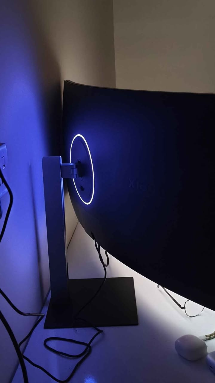 للبيع: شاشة ألعاب شاومي منحنية (Xiaomi Curved Gaming Monitor G34WQi) بحجم 34 بوصة  
​الحالة: استخدام 19 يوم فقط يعني ضمان شبه كامل، نظافة 100% (أخت الجديدة) ويا الكرتون وكامل الغراض والملحقات، خالية من أي عيوب أو شخوط.
​المواصفات الأساسية:
​الشاشة: 34 بوصة منحنية لتجربة ألعاب ورؤية محيطية ممتازة.  
​الدقة: WQHD فائقة العرض.
​التردد والاستجابة: 180Hz وسرعة استجابة 1ms.  
​السعر: 320 ألف دينار (سعر الجديدة بالسوگ 360 ألف)، وبيها مجال للشراي الجاد.
​المكان والتسليم: الموصل - حي الشرطة (البيع داخل الموصل فقط وماكو توصيل، الاستلام وفحص وتجربة الشاشة بالبيت).
​للتواصل والاستفسار: خاص أو الاتصال على الرقم: *********** موصل, نينوى
