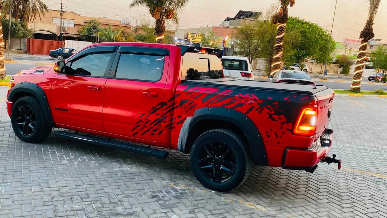 السلام عليكم 
 دوج رام موديل 2022 فئة سبورت 
محرك 8 سلندر 
مكفوله كفاله عامه بدون صبغ بدون بارد بدون تبديل بدون شخط ( بوضع الوكاله)
جميع الايرباكات سليمه 
رقم اربيل باسمي 
المسافة المقطوعة: 53000ميل
حجم محرك V8 1500 Hemi 5.7
بصمة تشغيل+ بصمة ابواب 
كشنات جلد 
كشنات كهربائي + تدفئه
تدفئة ستيرن 
دفع رباعي 4*4
تشغيل عن بعد +اشاير بالمري ونقاط عمياء
تبريد مركزي 
مساحة تخزين تحت الارضيات
شاشة كبيرة تسلا 
نظام الخرائط
مانع انزلاق تراكشن
حساسات امامية خلفية 
 رادار مستشعر امامي خلفي
لايت زينون LED
 غطاء للبودي الخلفي 
مرايا بخاصية التعتيم الذاتي 
تحديد سرعة تحكمات فوللل
بريك كهربائي 
المرايا الجانبية قابلة للطي كهربائيا
 دوسات جانبية
ملاحظات: بيها تظليل من مرور اربيل بنسبة 80‎%‎ 
اخوان للامانه السياره من امريكا على ايدي 
ومتعوب عليها ومداريها وعليها اضافات 
السعر 335
مكاني بغداد /   ***********
