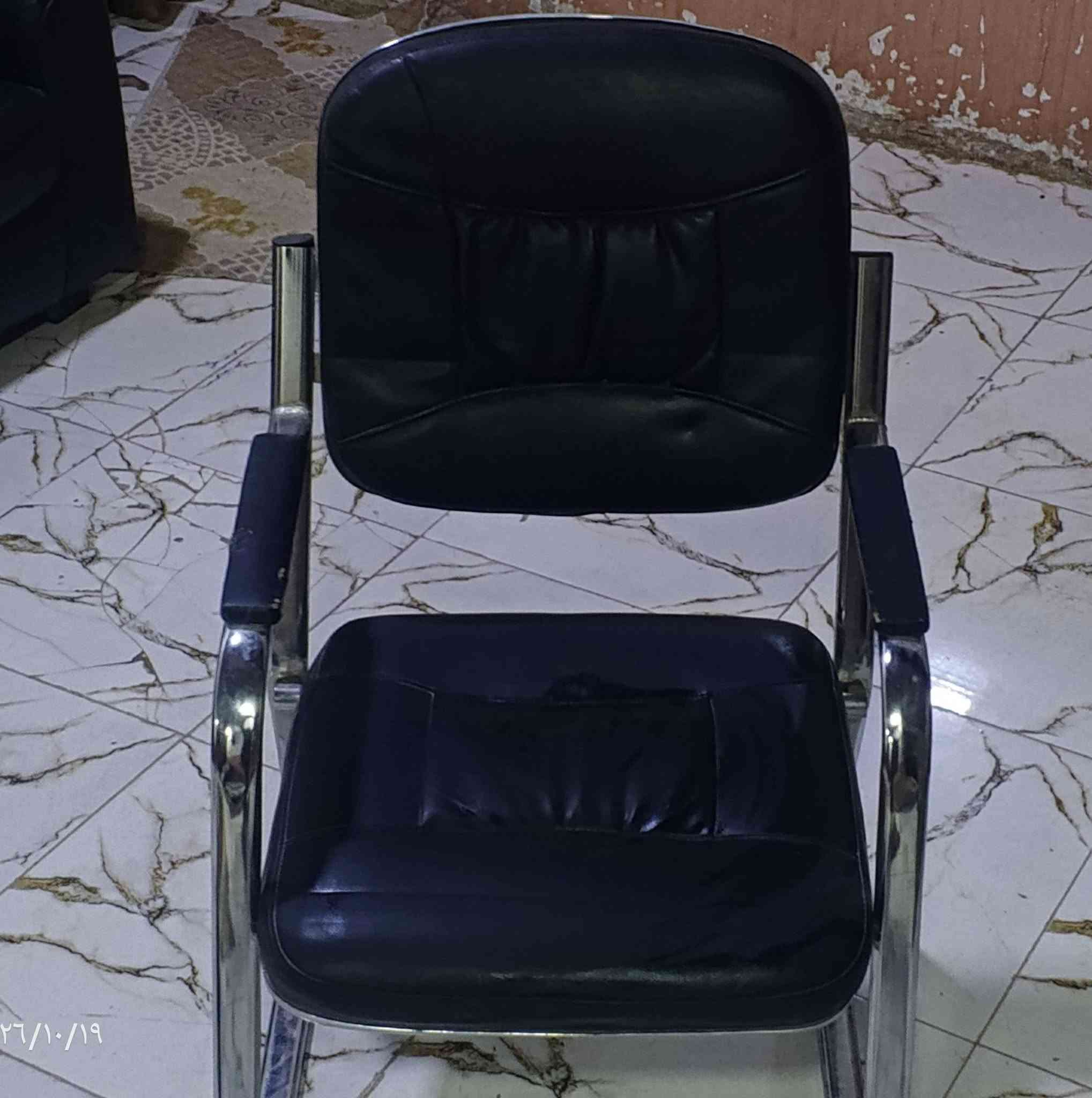 قنفات ٣نفرات • كراسي مكاتب ٦ • حي النداء