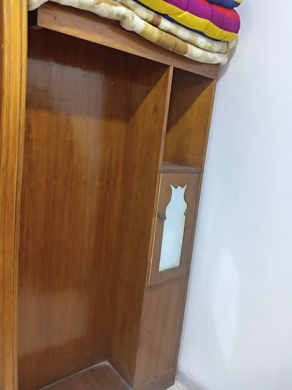 غرفه للبيع جاهزه ب٣٥٠ وبيها مجال
العنوان بابل للاستفسار ***********
