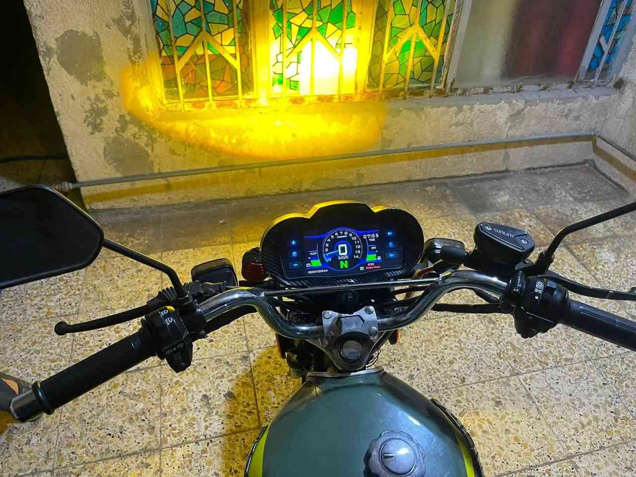 السلام عليكم للبيع دراجه سولنك25 اخت الزيرو ممشه قليل ممشتغل بيه دلفري اوراق كامله السعر 750 وبيه مجال للشراي الماكن بغداد حي اور   رقمي ***********واتساب
