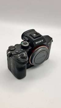 سوني A7RIII • كاميرا رقمية • للبيع