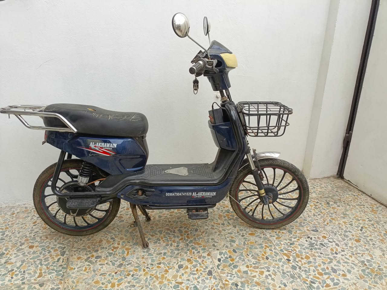 للبيع دراجه شحن شغاله من كل شيء بدون بطاريات سعر 150 بمجال ***********
