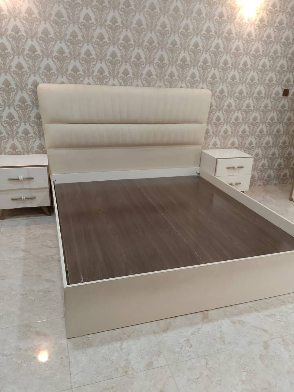للبيع غرفه نوم شرط النظافه 7 قطع سعره 750 للاستفسار اتصل
***********
