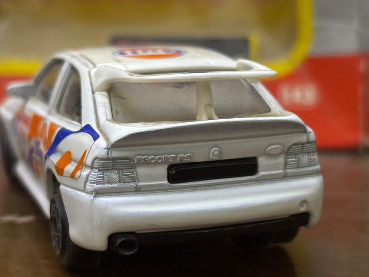 Ford Escort RS Cosworth

سيارة رالي الشهيرة في التسعينيات بتصميم رعاية شركة Gulf international Rally 1993 و شاركت في رالي دبي عام 1993 و تحمل الرقم 1 .

حجم 1:43

من شركة Burago صنع في إيطاليا 🇮🇹 

السعر 9 الف فقط 🔥 

تواصل على الرقم ***********
او على الخاص
