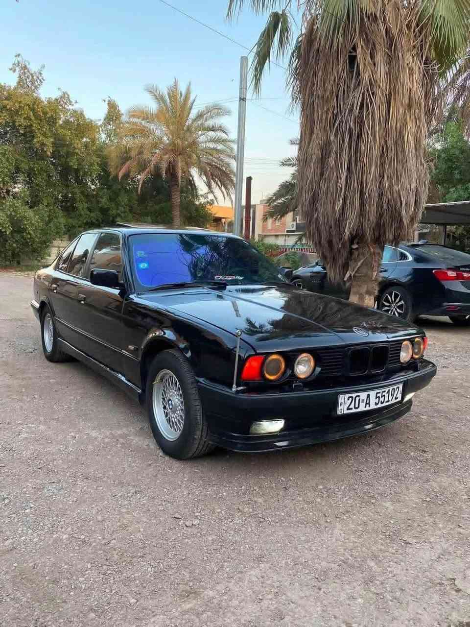السعر ٤٨ وبيها مجال 
سلام عليكم bmw 525 مفتوح موديل 1991 للبيع سياره نضيفه كلش كير مكينه مكفولات 
كهربائيات كلها مكفوله 
سياره نقصها بس تبريد 
باتري جديد تخم وياله خليه جديد وتايرات تخم جديد 
سياره صدر امامي خلفي جديد
سياره صارف عليها كلش هواي وفلوسها بيهاا 
وشرط تحويل ثاني يوم
مكانها بغداد حي الخضراء 
رقم الهاتف : ***********
