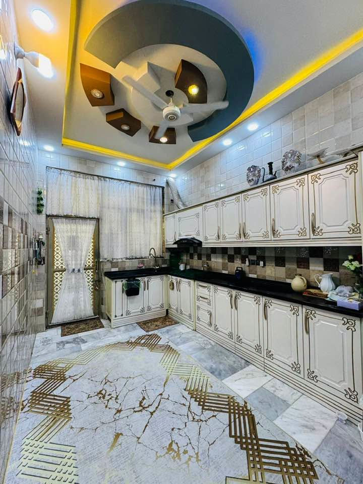 دار للبيـــــــــــــــــــع شارع المواكب 
مساحه 100م طابقين بناء حديث بناء طابوك 
للاستفسار ***********       ♡    ***********
