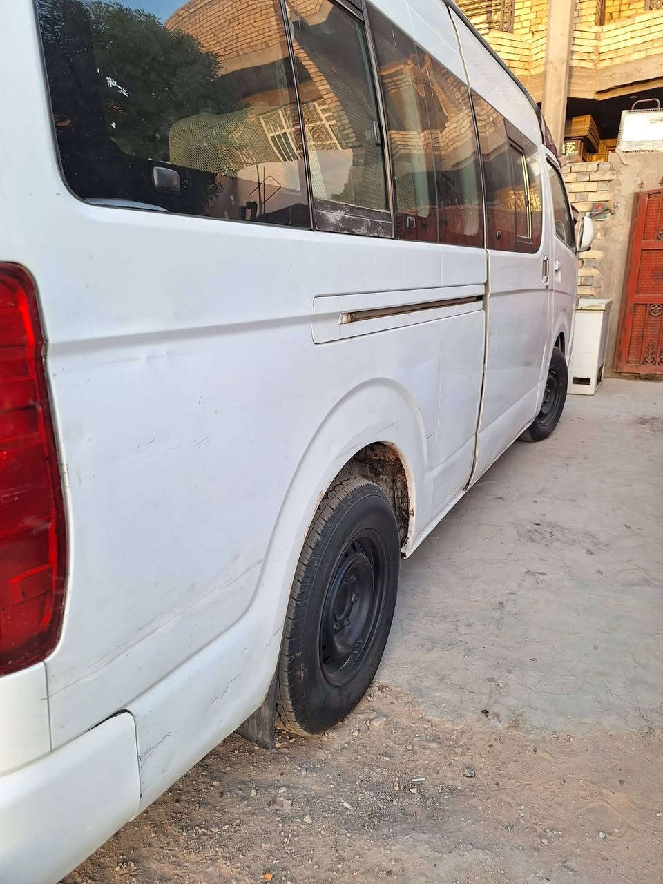 جنبي عاليه للبيع  مديل 14 رقم بغداد  انكليزي سنوية  جديده مكلف بالنشر
مكان بغداد
غير متواجد بالفيس 
السعر ١١٠ بيها مجال
تعال جيك وبيك خير وتدلل
- بيها استبدال باب موضح بصوره ويردلها تريب وتطبيك
-اكسن بي صوت بسيط بالمعدل 
-سياره مامشتغله صارلها اربعه اشهر 
***********

نص مكتوب في الصور:
- استبدال باب