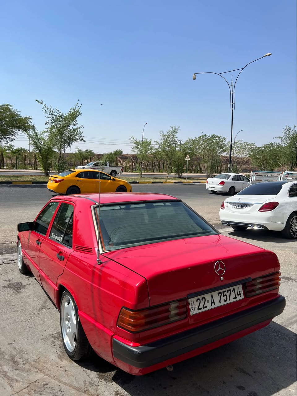 مارسدس ١٩٠
مؤديل ١٩٩١
محرك ٣٠٠٠بطه 
صبوخ عام جماليه 
سلايت 
هه زه ي تازه يه 
بيتاقه ي بنزين 
كوشن جلد 
سياره يه زؤر جوانه 
جوار تاي تازه 
سعرر٥٤مجال
مكان كركوك 
رقم ***********وتساب كركوك, العراق
