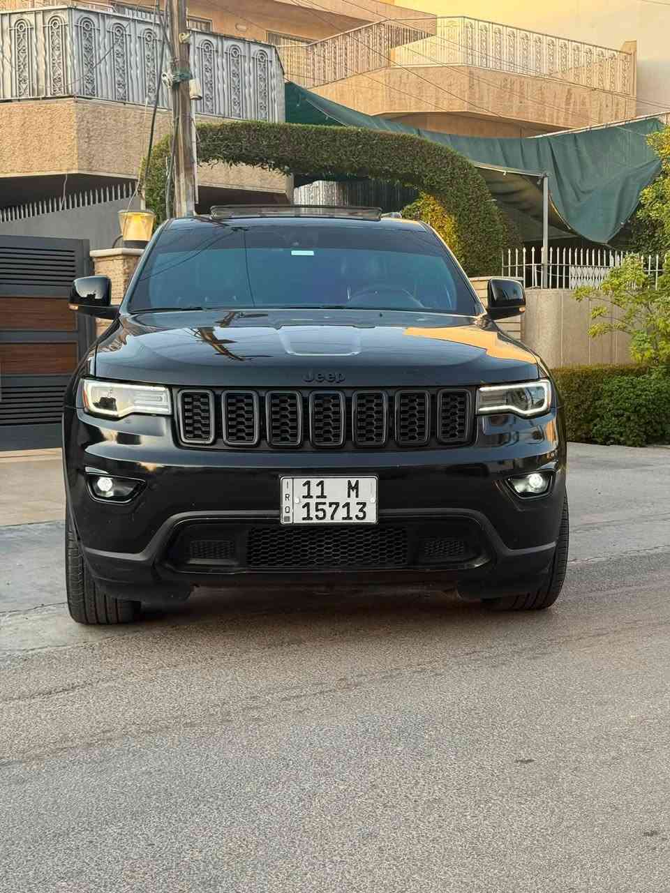 سلام عليكم      غير متواجد على فيسبوك 
جيب لاريدو 2020
 موصفات فول 1/1
بانورما 
بصمه 
كشنات جلد.          السونار موجود بال صور
كهرباء 
خزن
جنطه كهرباء
ضرار 3 قطع
السعر 190$
عنوان بغداد المنصور 14 رمضان 

***********
