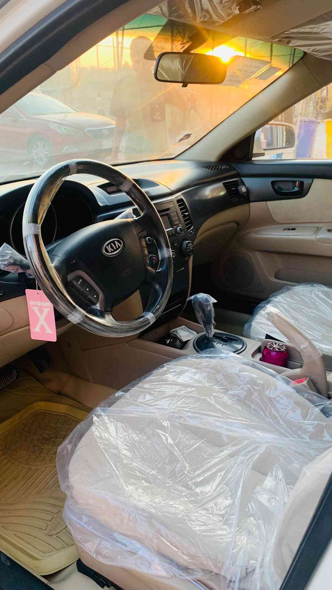 سلام عليكم
موديل 9 خليجي

بيه قطعتين صبغ 

سياره جديده كلش 

كير ومحرك بلاد

رقم بغداد 

مكانه بالحله شارع 80

سوناره مرفق شوفه وخابرني

سعره 103 وبيه مجال بسيط

واتساب ***********

اتصال ***********
