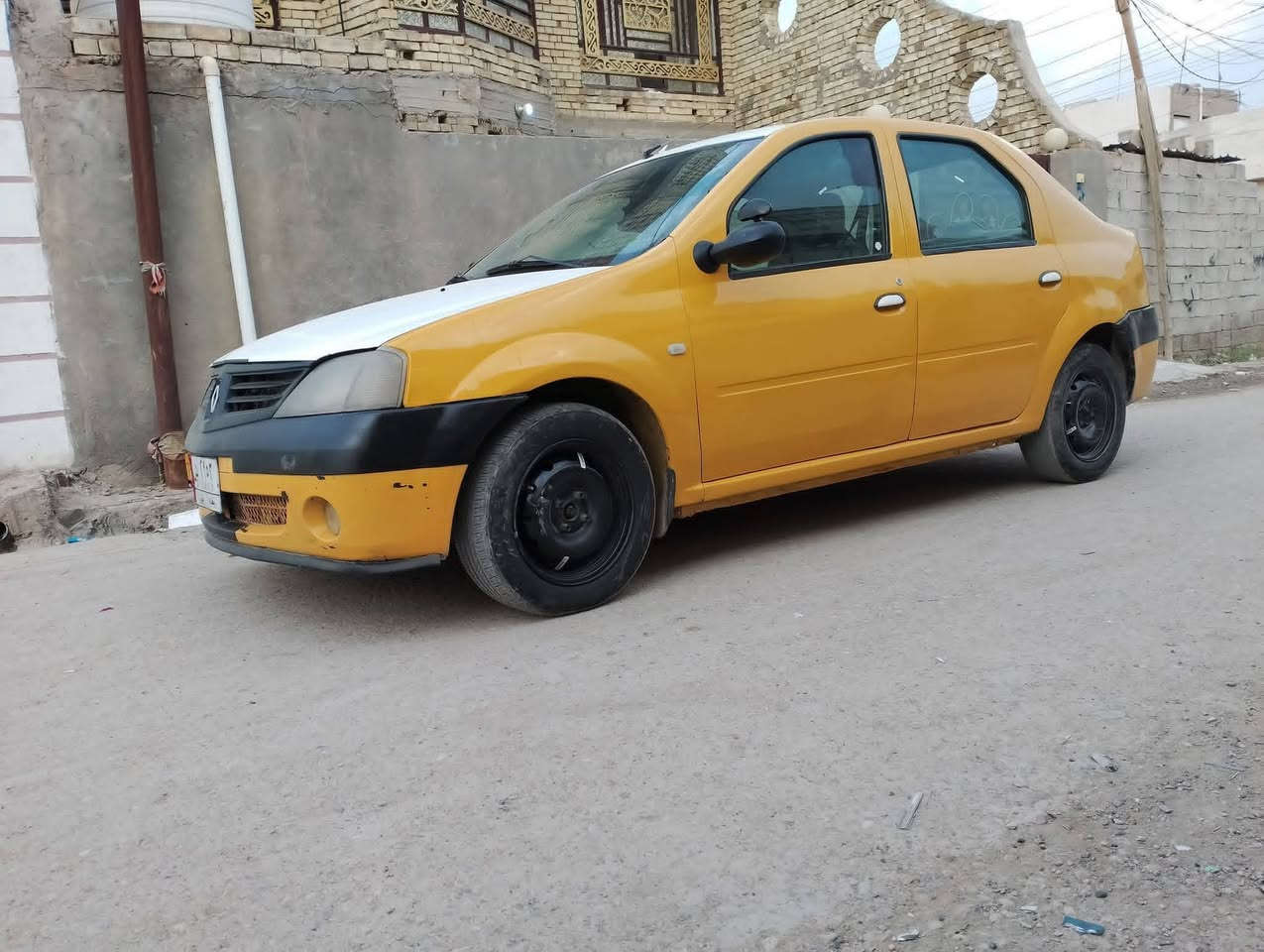 رينو لوكان للبيع موديل 2009 كير ومحرك كورلة اوتماتيك مكان السيارة بغداد السعر 25  سيارة نضيفة بس مكينه بيهة تبخير للتواصل***********

