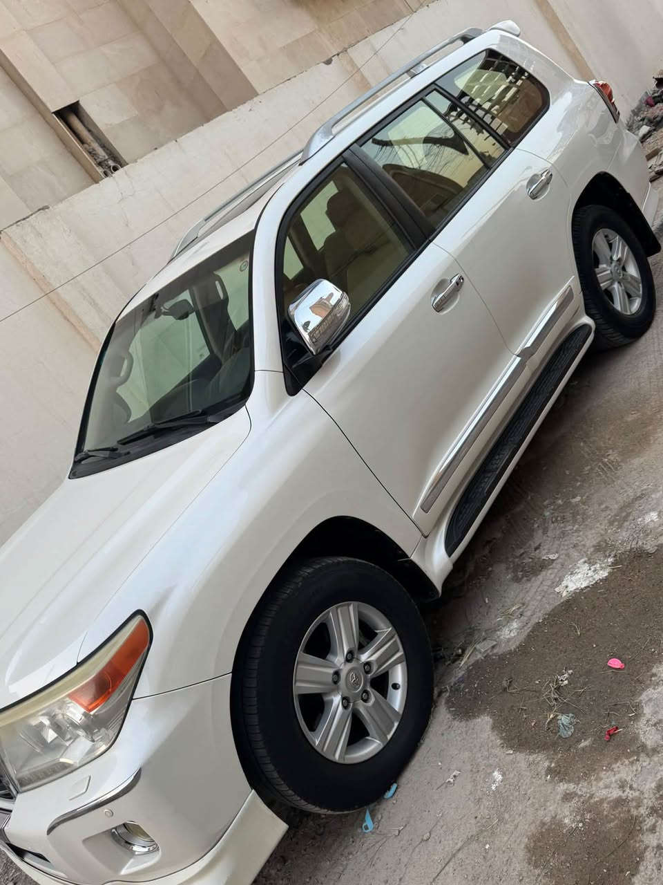 لاندكروزر • ٢٠١٤ • ماشيه ١١٠ الف