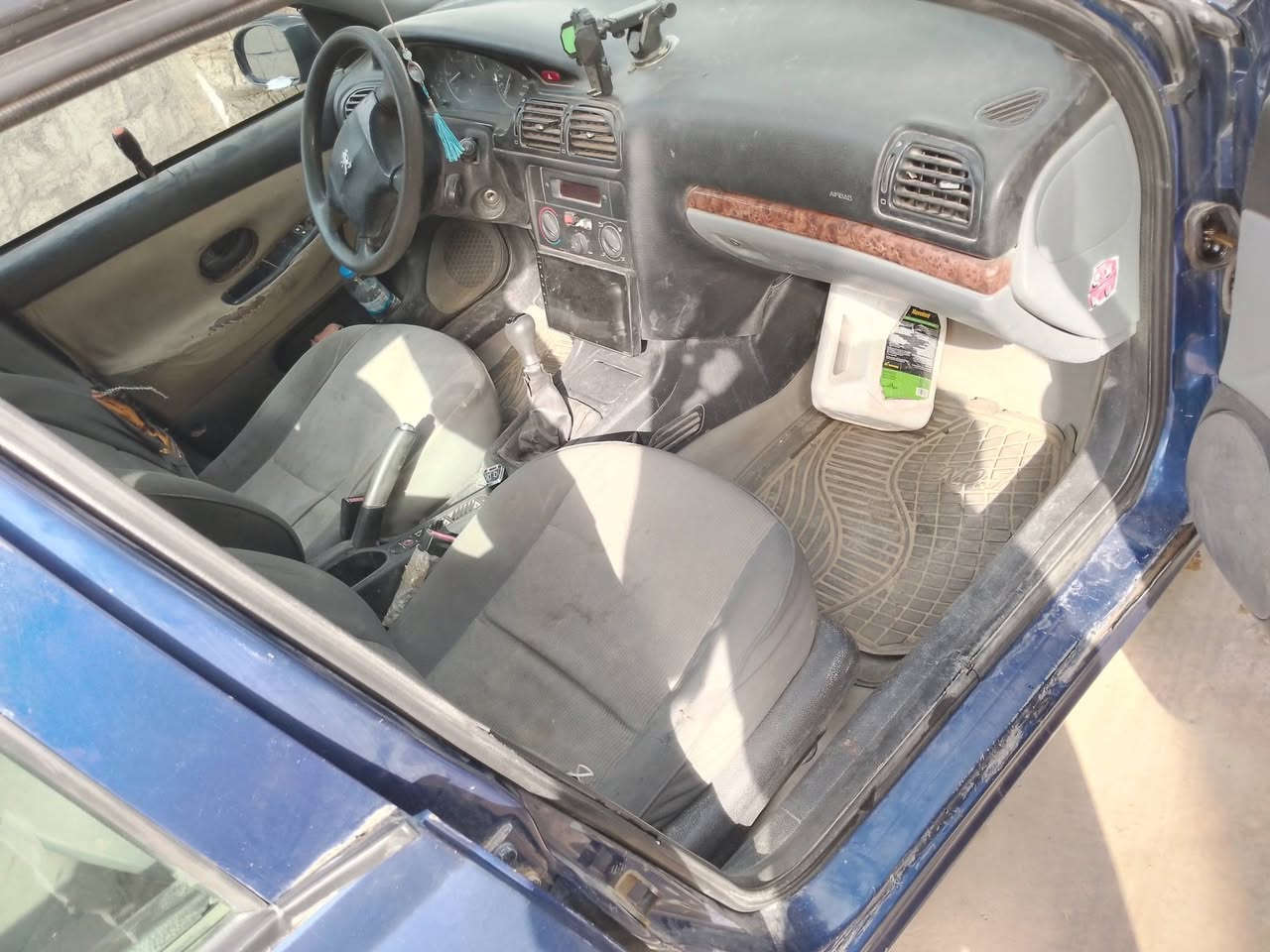 للبيع بيجو 406 فرنسي رقم بغداد موديل 2001 محرك تبريد كير ك كهربائيات كلها فول سعر 35 بيها مجال ***********
