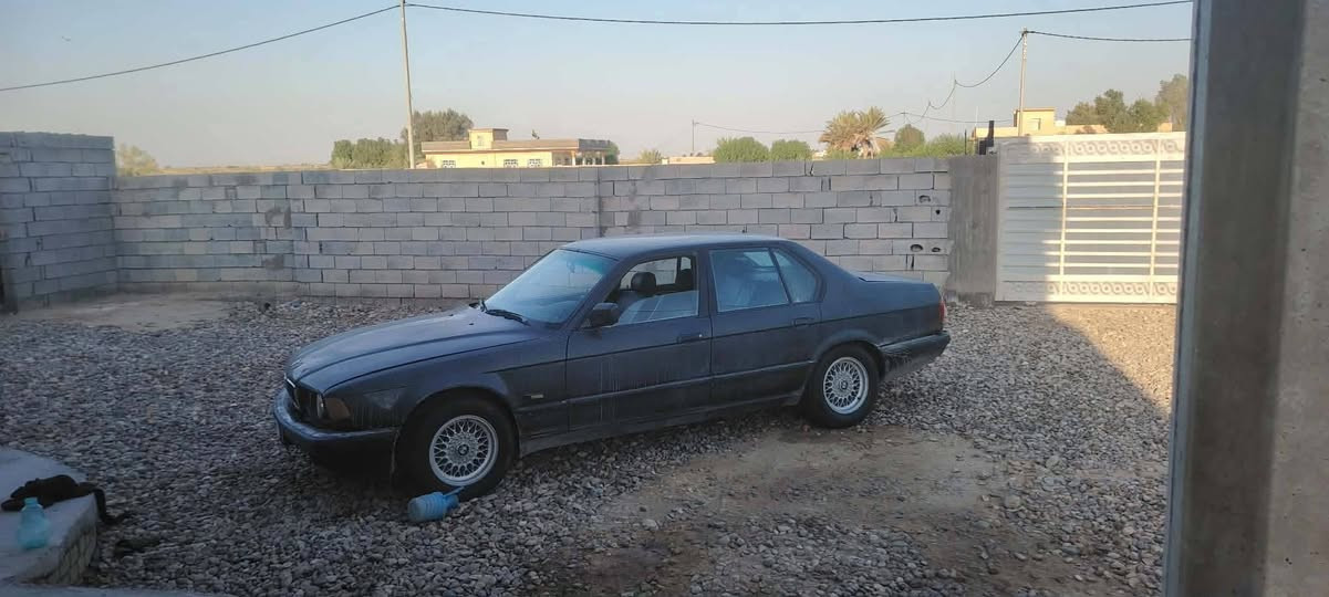سلام عليكم بيئم 1992/735 رقم دهوك شرط تحويل محرك وكير مكفولات اتو ماتيك بيه شويه ترتيبات سعر 38  بيه مجال كلش بسيط ***********
