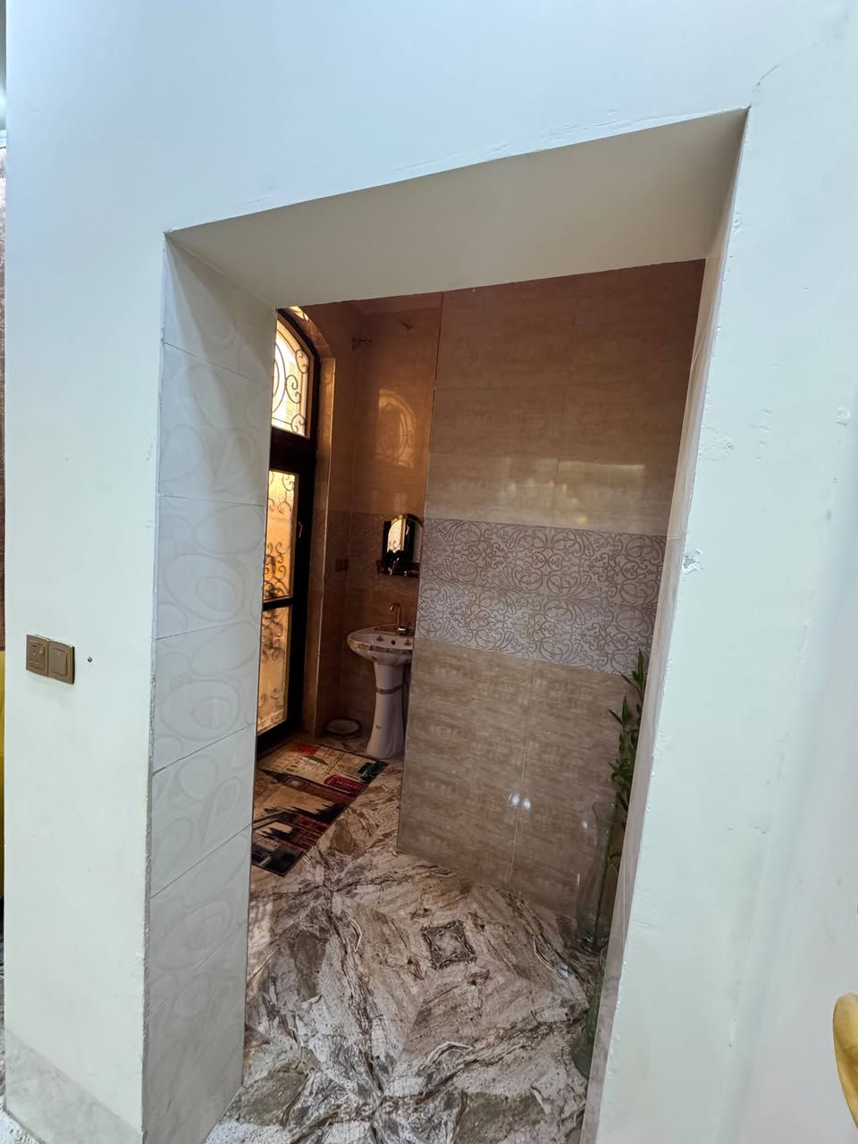 مشتمل للبيع المساحه ١٥٠ متر الوجه ٧ ونص في ٢٠ الجغيفي الثانيه قرب جامع فاطمه كاع بجر ٢طابق ٤غرف نوم الأرضي ٢ طابق الثاني ٢ غرفة السعر ١٤٠ مليون وبها مجال للتفاوض من قبل صاحب المشتمل اسماعيل الجميلي مكتب عقار الجغيفي الثانيه عبورالجسر الجغيفي الثانيه اتصال *********** اسيا كورك ***********
