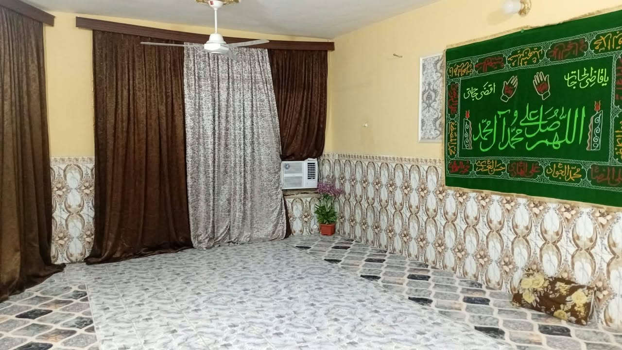 بسم لله الرحمن الرحيم 

بيت للبيع مع الاثاث مساحة 200 متر البناء طابوك في منطقة حي البتول الزراعي شارع شمر البيت كامل وخير من الله.  الاتصال على هذا ***********  وبي وات
