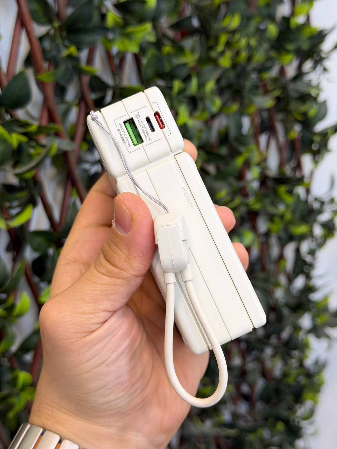 عرض يوم الاثنين 🔥

شاحن طوارئ حجم 20,000mAh
وبقدرة 30w
منفذ قلاب
كيبل مسكه
ماكسيف لاسلكي
وستاند مكتبي 
وشاحن جداري
وبضمان سنة من remax

التفاصيل داخل الفديو

عرض يوم واحد فقط او لنفاد الكميه خلال يوم الاثنين 

————————-

السعر  ٤٥  الف فقط يوم الاثنين لطفاً

————————

توصيل كل العراق ٥ الأف

————————-

للحجز او الاستفسار المراسله على الواتساب

*********** 
***********

————————-

العنوان شارع فلسطين مجاور الكوخ مكتب H&H

————————-

رابط جميع برامج التواصل https:// heylink.me/hussein.handh/

———————-

رابط الانضمام لكروب الواتساب https://chat.whatsapp.com/FvFJNN4B3DU3r8Zw96uhig?mode=gi_t
————————-

رابط الانضمام لقناة الواتساب ‏ https://whatsapp.com/channel/0029VbCZofYISTkPK9NW1729

نص مكتوب في الصور:
- عرض يوم الأثنين فقط 75% Charged 98 FOLDABLE 30W+22.5W 20000mAh 4 IN 1 POWER BANK ON/OFF 30W+22.5W 20000mAh 4 IN 1 POWER BANK ON/OFF سعة كبيرة 20000mAh ماكسييف Magnetic شاحن جداري 30W + 22.5W 3 منافذ شجن 3 Inputs 4 Outputs