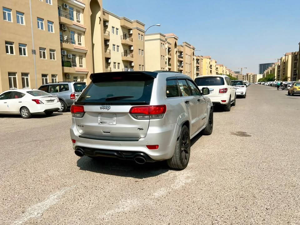 Jeep hemi 5700
موديل ٢٠١٢ فول مواصفات
محدثه كت كامل
مكينه كير سياره جاهزه srt
رقم بغداد باسمي 
بيها كم قطعه صبغ بدون ايرباك 
شواصي ولغد مكفول
مراوس كورلا شعندك نزل
بغداد / العامرية

***********
