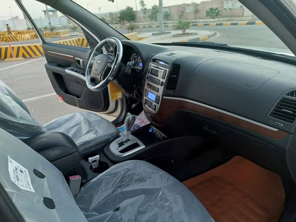 السلام عليكم سنتافي كاز سيارة نضيفة كصة جنطةً متؤم جاهزة
للتواصل واتساب فقط 

***********
