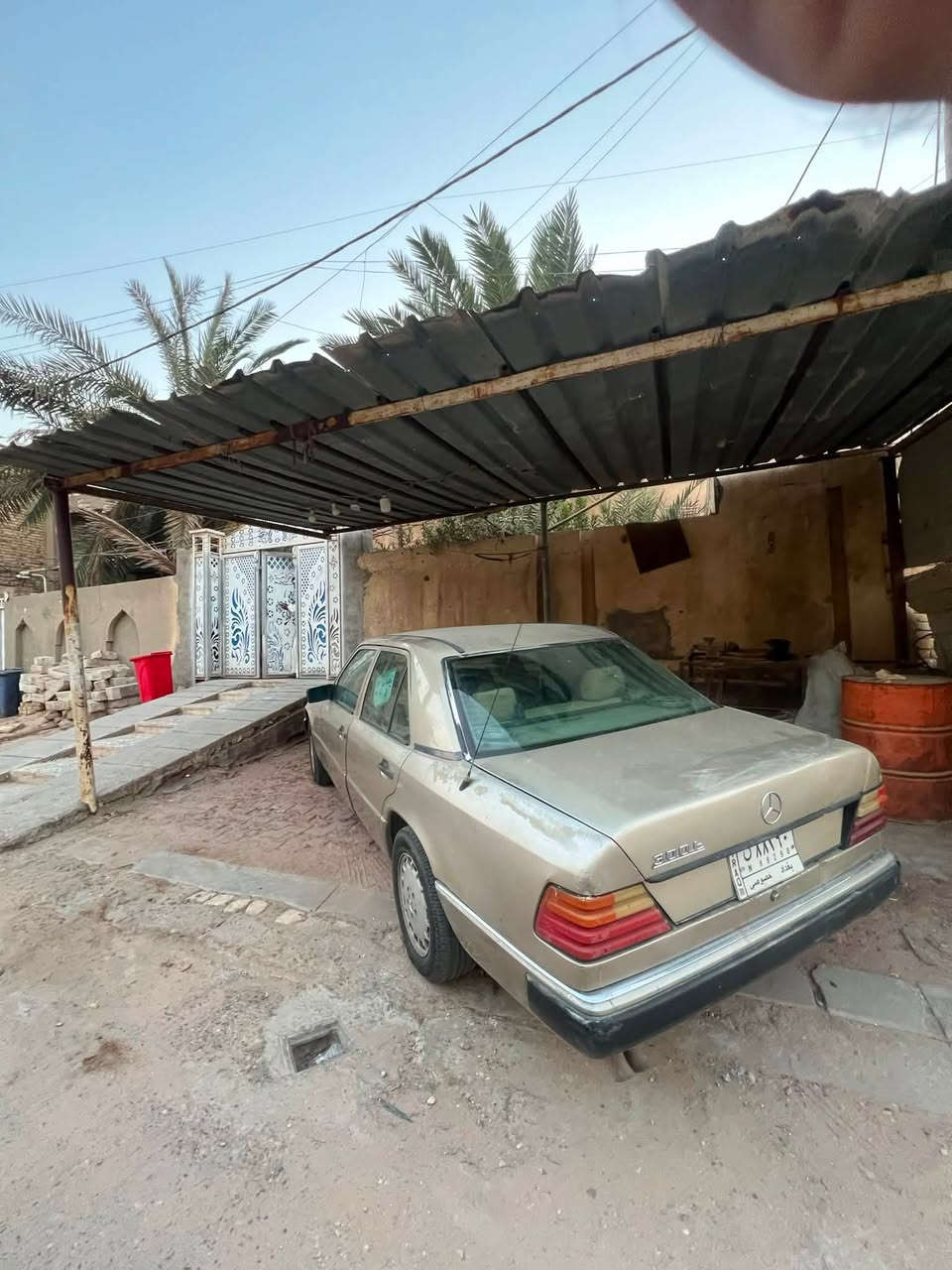 سلام عليكم مارسدس دب مكينه ٢ونص بسمنه رقم بغداد مداور ثاني يوم مكان العماره /رقم الهاتف ‭***********‬أبوعلي
