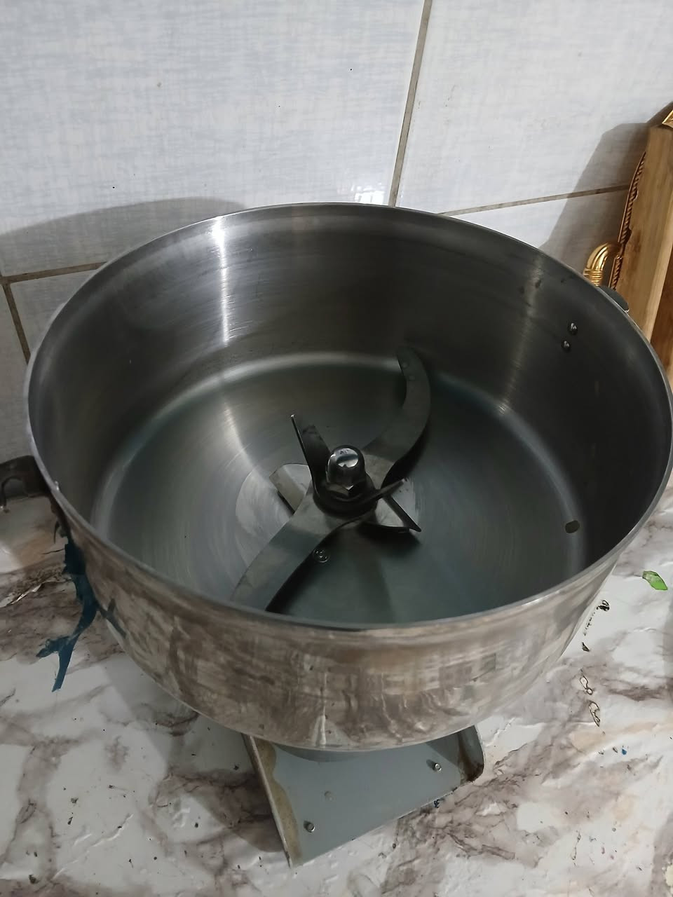 سلام عليكم طاحونة جديده نقص دكمه وقبق مامستخدمه بغداد لأمين ثانيه ***********
