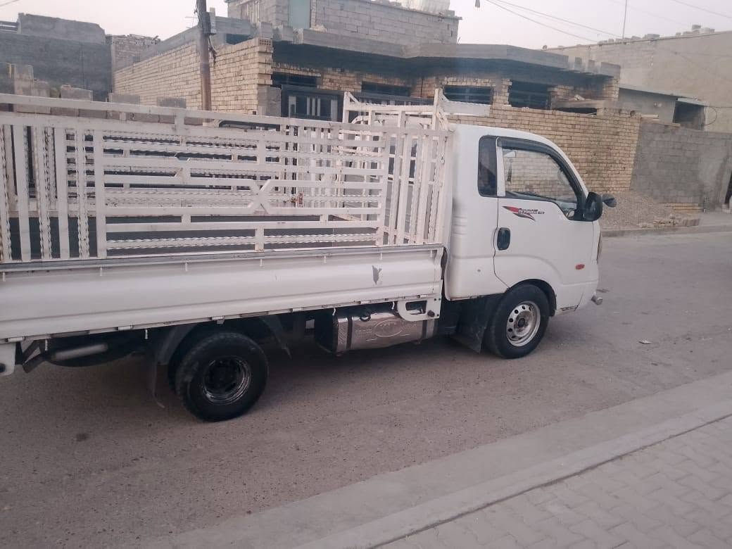 السلام عليكم  كيا بنكو رقم بغداد بسمي موديل ٢٠٠٦ مكينه مسكر طربه ميكانيك شاصي مكفوله  العنوان بغداد *********** ملاحضه  ابيع بدون محجر وشرط تحويل
