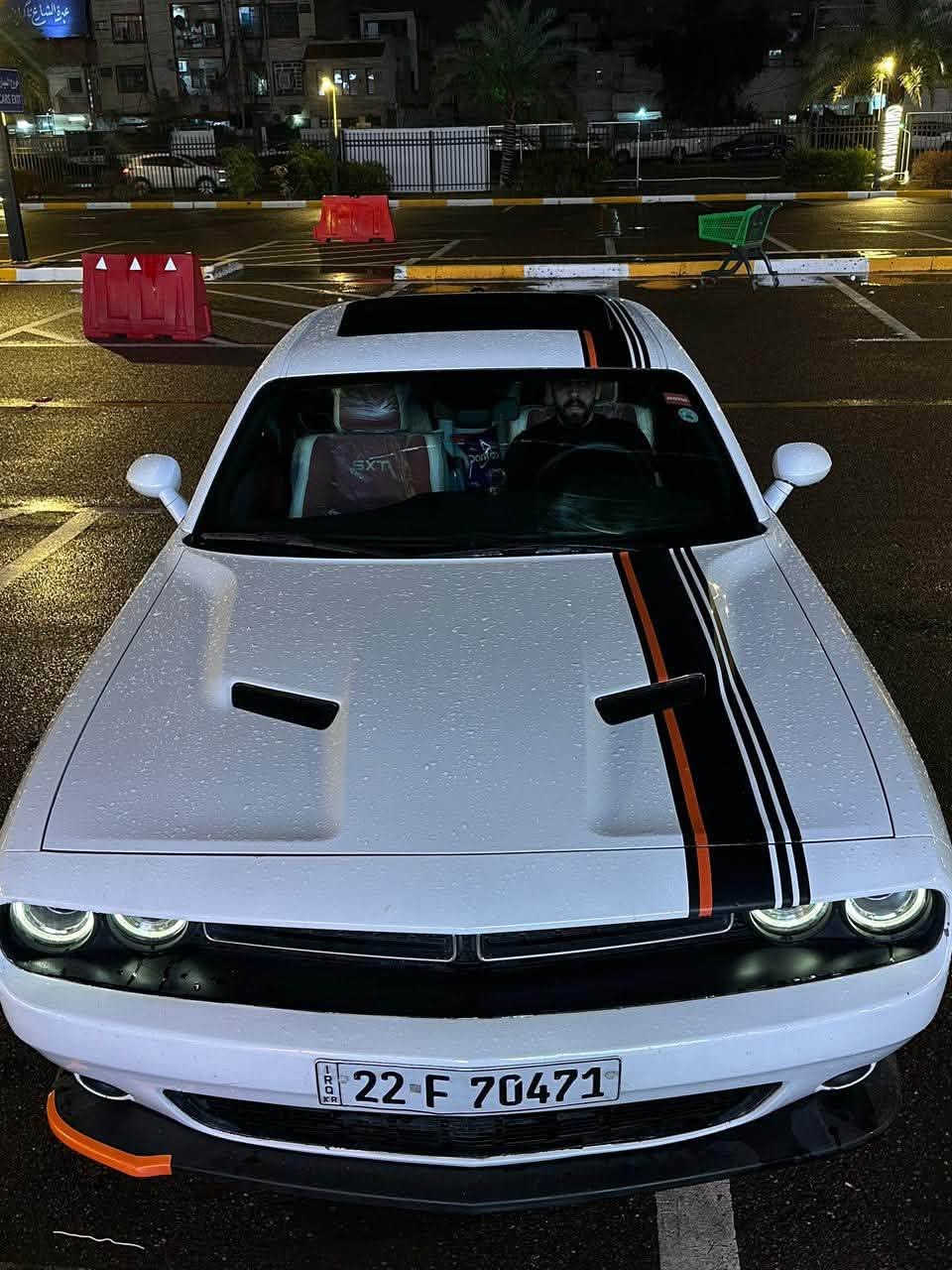 🔥 للبيع Dodge Challenger SXT Plus

• موديل: SXT Plus
• محرك V6 3.6L
• قوة 305 حصان
• گير أوتوماتيك 8 سرعات
• دفع خلفي RWD
• داخلية جلد
• شاشة + كاميرا خلفية
• جنوط رياضية
• تشغيل بصمة
• مقاعد كهربائية
• مثبت سرعة
• لون أبيض 🤍

💰 السعر:185$  
📞 للاستفسار: ***********
