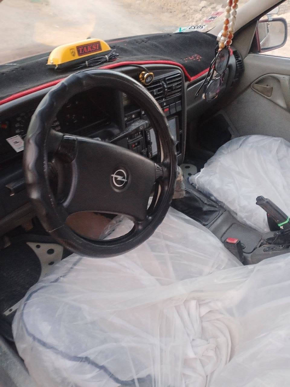 سلام عليكم اوبل اوميكا موديل 93 محرك 2600 بلادي محرك كير شرط كفاله  كهربائيات تخم تاير جديد اي خياس مابيها  تحويل مباشر صاحبه برمادي سعر السياره ٣٦ وبيه مجال  للأستفسار الاتصال على الرقم ***********
