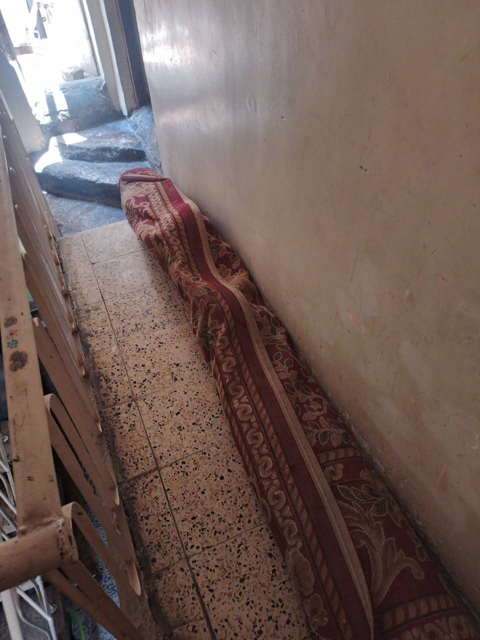 زولية نظيفة ب ٣٠ الف رقم الهاتف ***********
