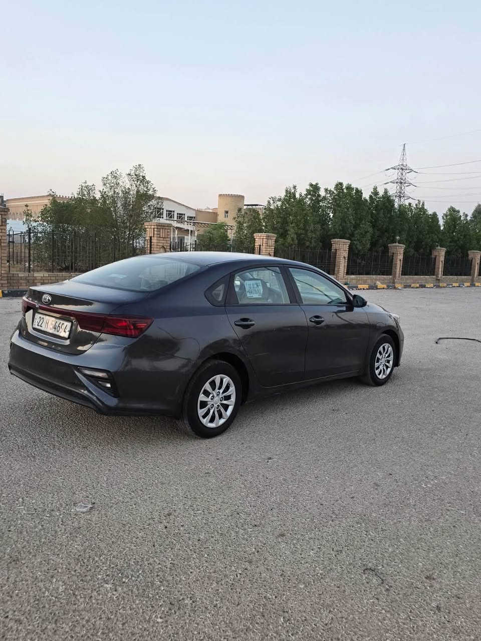 سيراتو مديل 2019 خليجي مكينه 1600 دوش ماشيه 170 الف جاهزه من كلشي على شرط وعلى وضع الشركه مكفوله من الصبغ والتبديل فقط بارد بل جاملغ الأمامي وطخه زغيره بل دورالجاملغ الخلفي الون فيلي رقم اربيل سنويه لل 2031 ب اسمي تريد تحول تريد وكاله 
السعر ١٣٤ وبهال مجال 
***********
