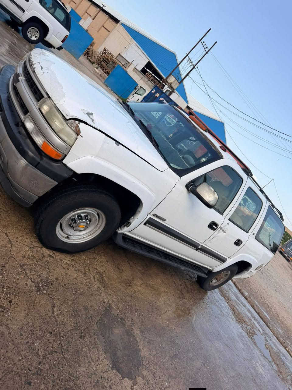 السلام عليكم 
جي ام سي فحل 8 برغي موديل 2001 رقم بغداد خط موصل بغداد 
منظومة غاز  البطل 120 لتر
مكينة 5100
كير 1000 
شرط كير و مكينه 
طخم تاير جديد
عليها هيعه 700الف وغرمه مروري 200الف
السيارة نضيفة  صافي 55 ورقة وبيها مجال
رعيها الشرعي من الكوت
التواصل على هذا الرقم ***********
من رخصة الادمن  .
