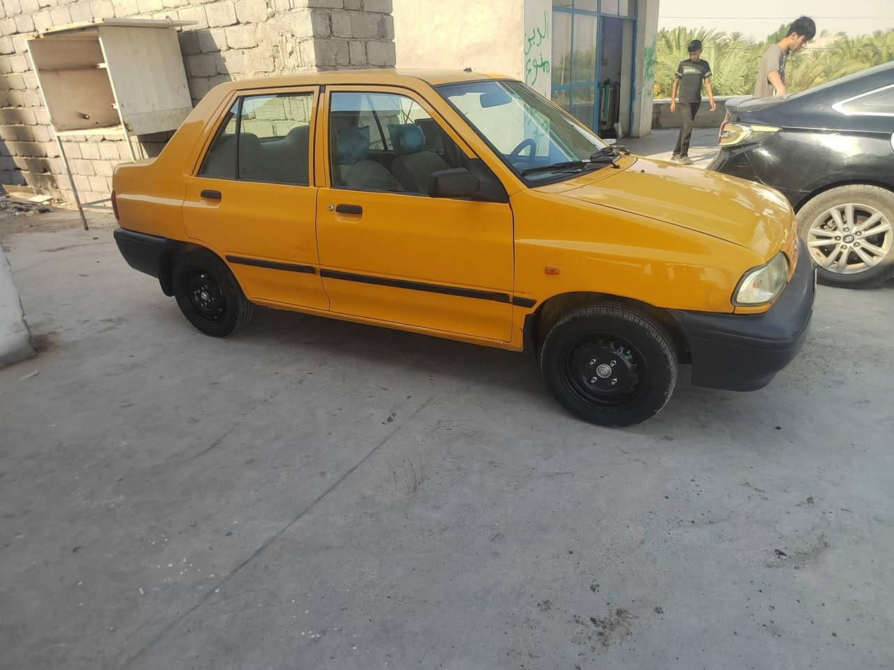 سلام وعليكم سايبه ١٨ مكفواله بيه بس بارد  العنوان واسط الحي بيع او مرواس ***********
