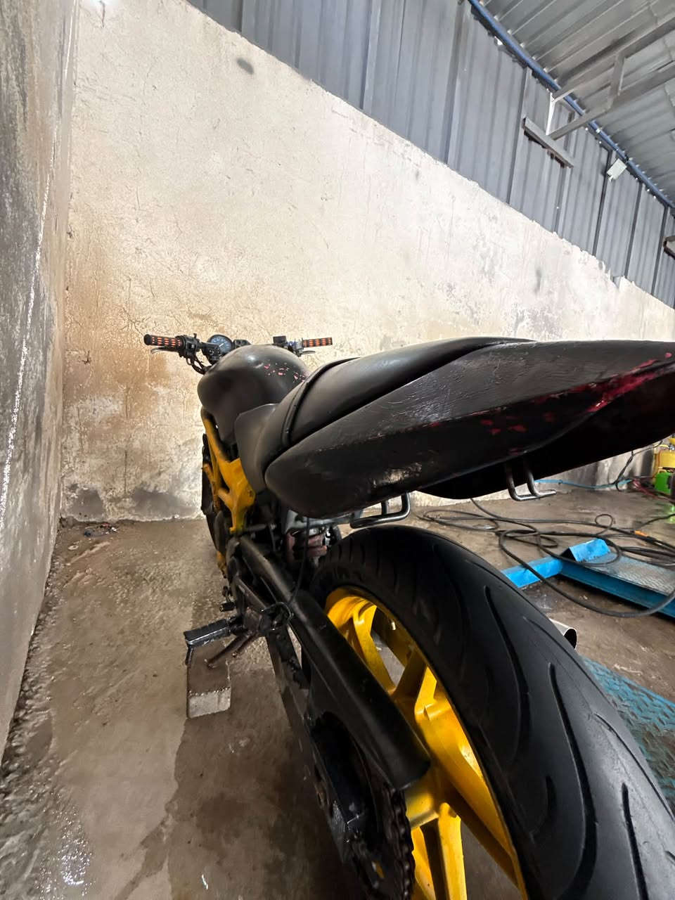 بطح بانده للبيع السعر 850 وبيه مجال شي قليل للشراي مكاني بصره تنومه الدراجه مكفوله من كلشي وبيه ورقه مال كمرك وبيه رقم شاصي ودراجه مكينه مامفتوحه وشرط دهن كله موتول الترا 18 للاستفسار رقمي ***********
